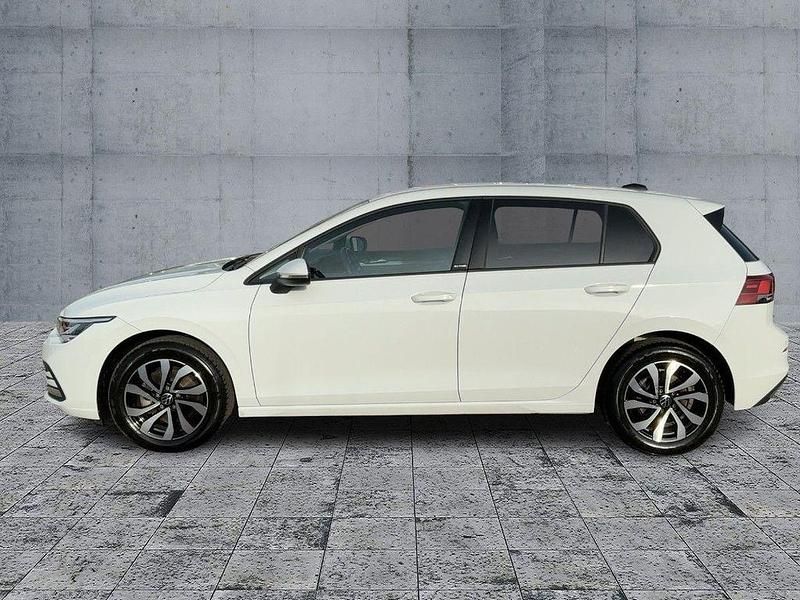Gebraucht VW Golf VIII Active 116 PS (85 kW) 2022 Weiß Limousine