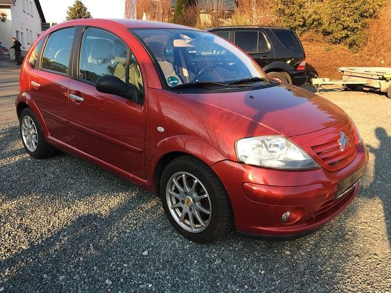 Gebraucht Citroën C3 Exclusive 109 PS (80 kW) 2004 Rot Limousine