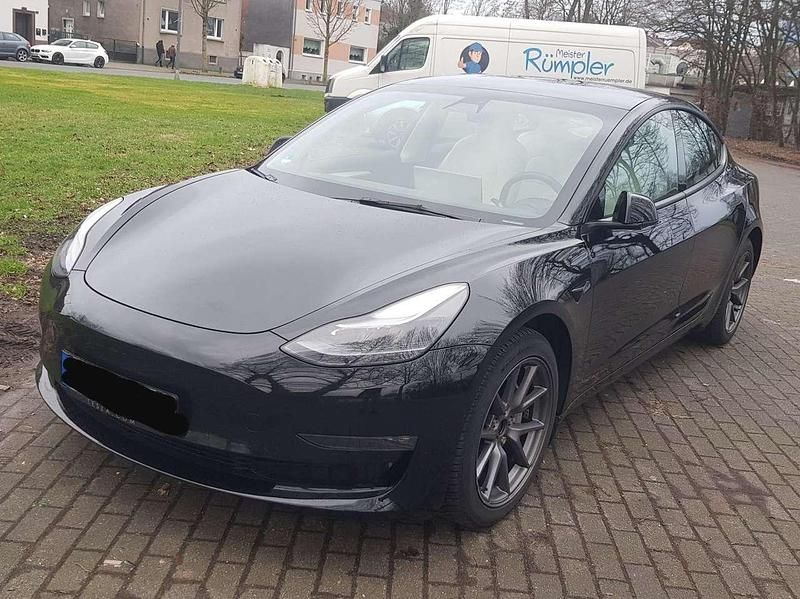 Schwarz Gebraucht 2021 Tesla Model 3 Limousine | 25.500 € (Guter Preis) - Bild 1/4