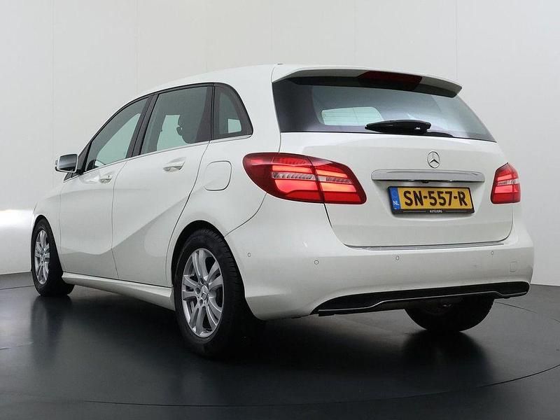 Gebraucht Mercedes B200 Business 136 PS (100 kW) 2018 Weiß Van / Kleinbus