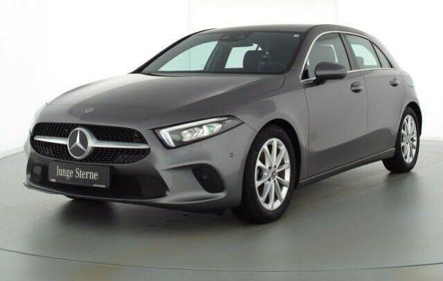 Grau Gebraucht 2021 Mercedes A180 Limousine | 24.400 € (Fairer Preis) - Bild 1/4