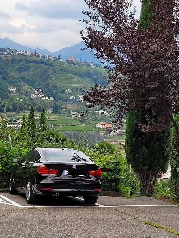 Braun Gebraucht 2015 BMW 320 Gran Turismo Limousine | 18.299 € (Fairer Preis) - Bild 1/4