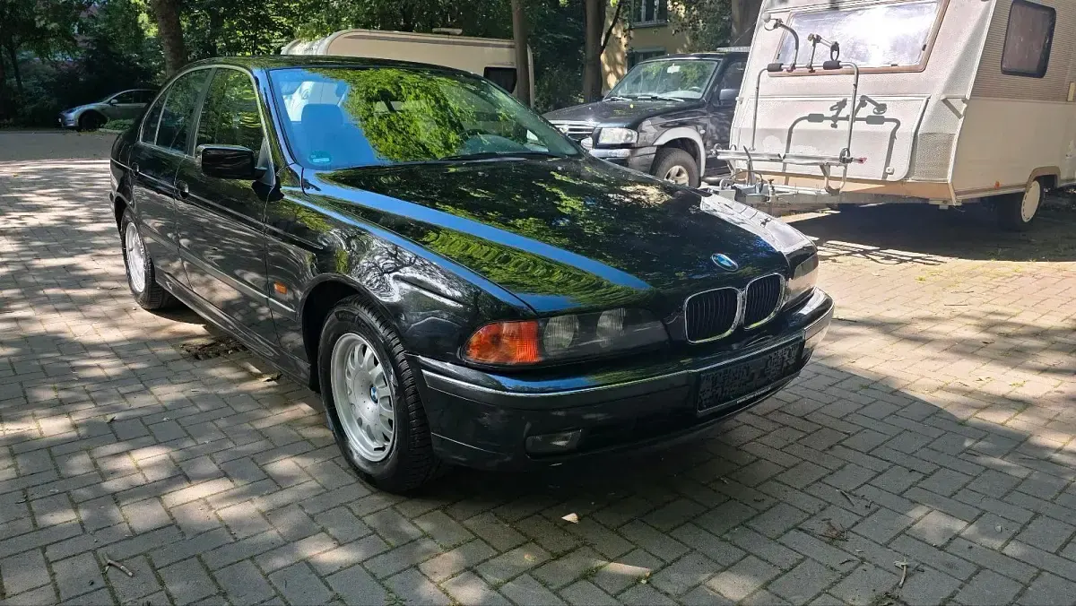 Gebraucht BMW 523 170 PS (125 kW) 1998 Schwarz Limousine