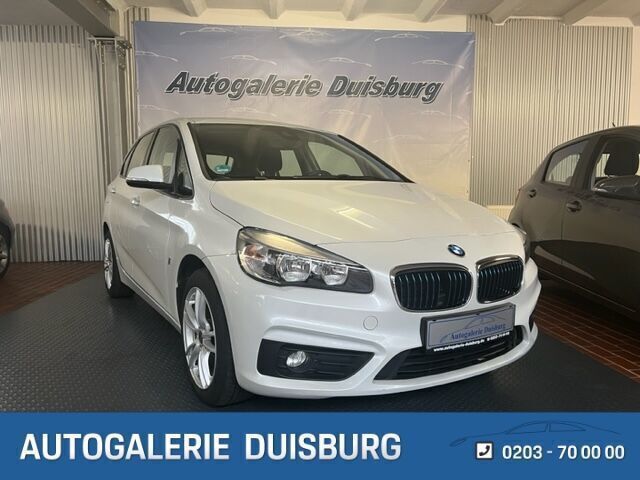 Weiss Gebraucht 2017 BMW 225 Active Tourer Advantage Van / Kleinbus | 13.990 € (Fairer Preis) - Bild 1/4