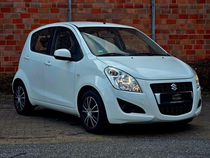 Gebraucht Suzuki Splash Basic 68 PS (50 kW) 2014 Weiß Kleinwagen