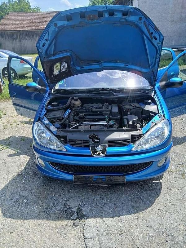 Blau Gebraucht 2005 Peugeot 206 Limousine | 650 € (Superpreis) - Bild 1/4