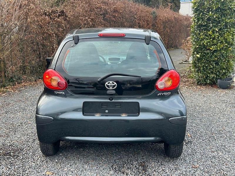 Gebraucht Toyota Aygo 68 PS (50 kW) 2006 Grau Kleinwagen