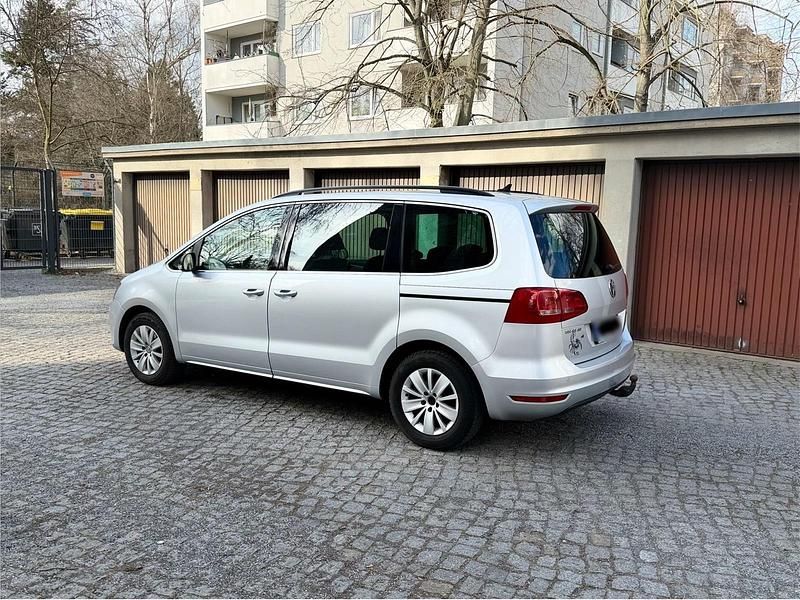 Gebraucht VW Sharan 140 PS (102 kW) 2012 Silber Van / Kleinbus