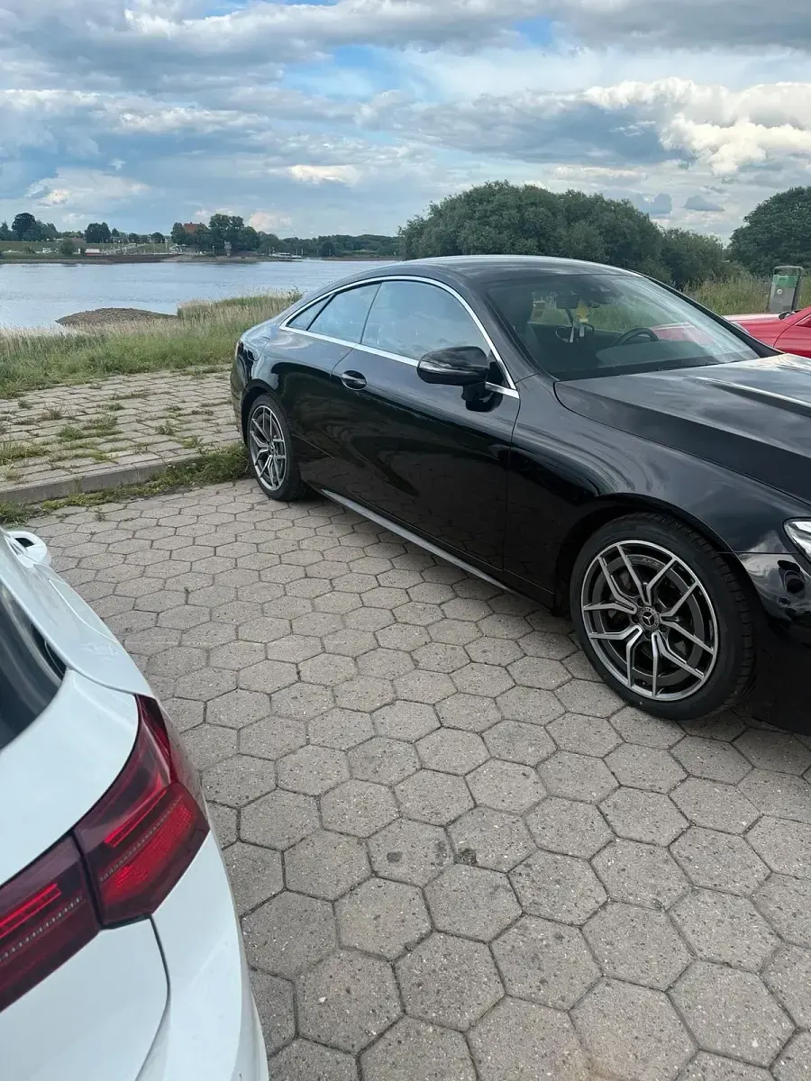Gebraucht Mercedes E300 258 PS (189 kW) 2022 Schwarz Coupé