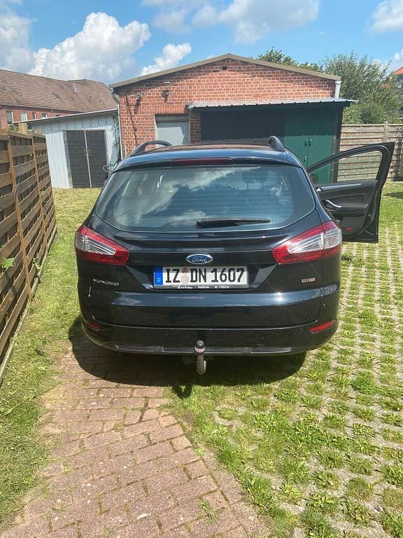 Gebraucht Ford Mondeo Ambiente 140 PS (102 kW) 2010 Schwarz Kombi