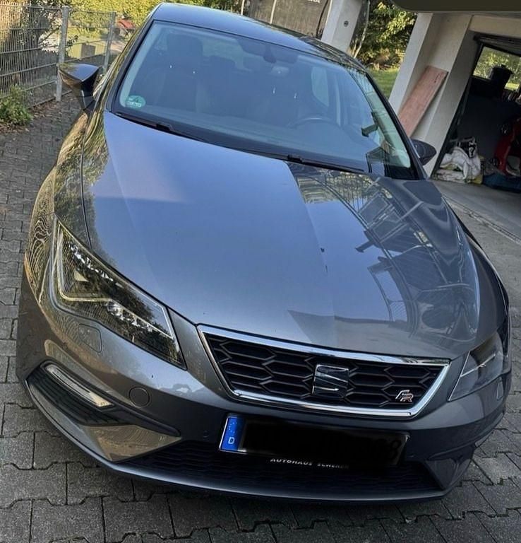 Grau Gebraucht 2017 Seat Leon FR Limousine | 10.500 € (Guter Preis) - Bild 1/4