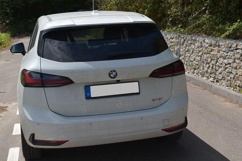 Gebraucht BMW 216 Active Tourer 122 PS (89 kW) 2024 Weiß Van / Kleinbus