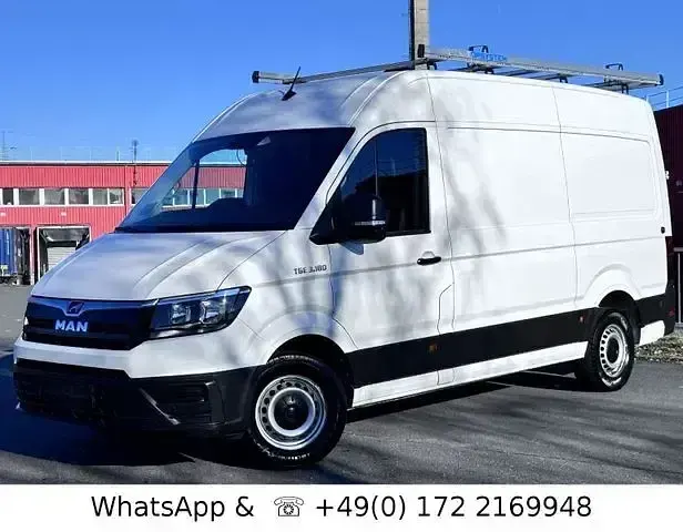 Second-hand MAN TGE 120 CP (88 kW) 2011 Roșu Van