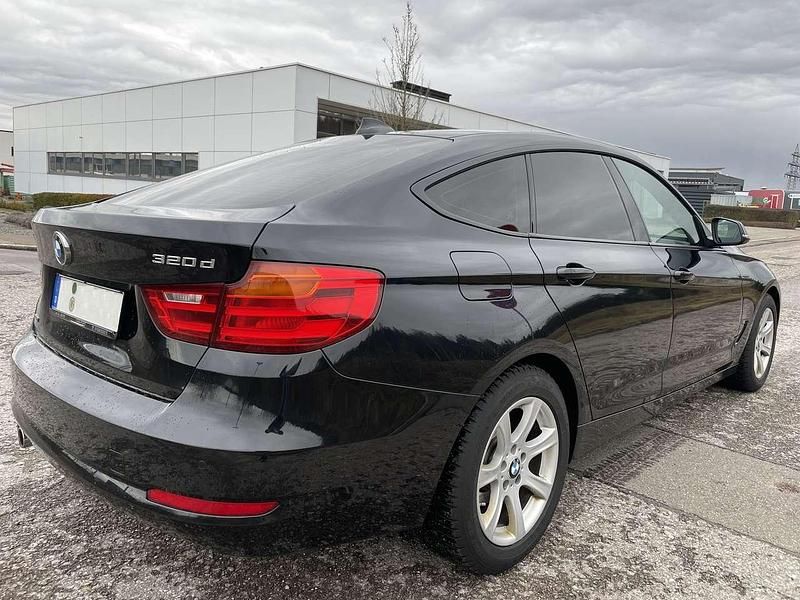Gebraucht BMW 320 Gran Turismo Sport Line 190 PS (139 kW) 2015 Schwarz Limousine