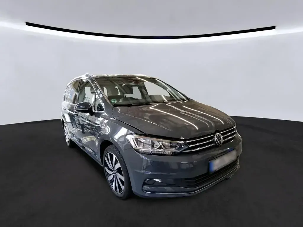 Gebraucht VW Touran Highline 150 PS (110 kW) 2023 Grau Van / Kleinbus