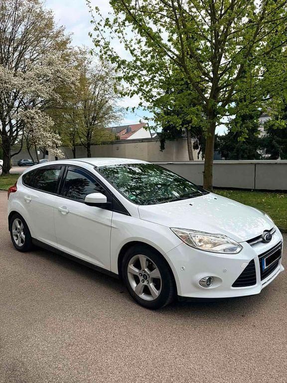 Usata Ford Focus SYNC Edition 125 CV (91 kW) 2013 Bianco Berlina
