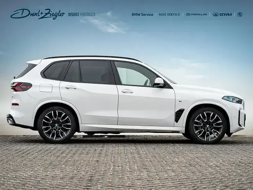 Gebraucht BMW X5 M Sport 352 PS (258 kW) 2025 Alpinweiss uni SUV
