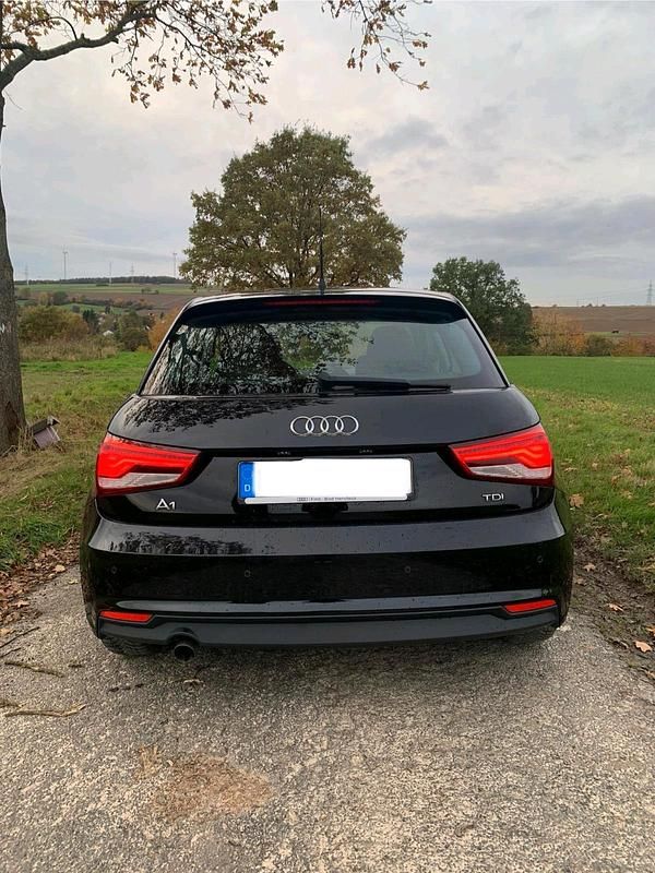 Gebraucht Audi A1 Sportback 90 PS (66 kW) 2015 Schwarz Kleinwagen