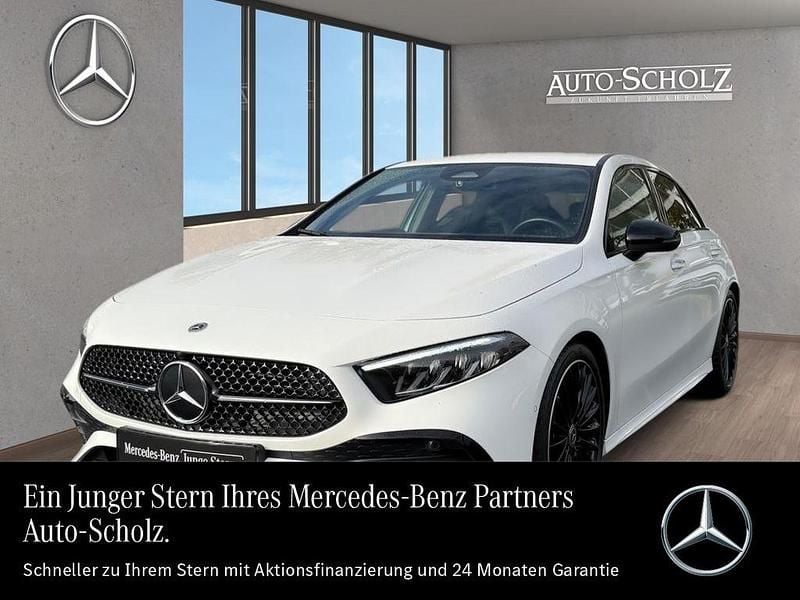 Weiß Gebraucht 2024 Mercedes A250 AMG Limousine | 34.286 € (Guter Preis) - Bild 1/4