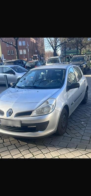 Grau Gebraucht 2008 Renault Clio II Rip Curl Limousine | 1.000 € (Superpreis) - Bild 1/4