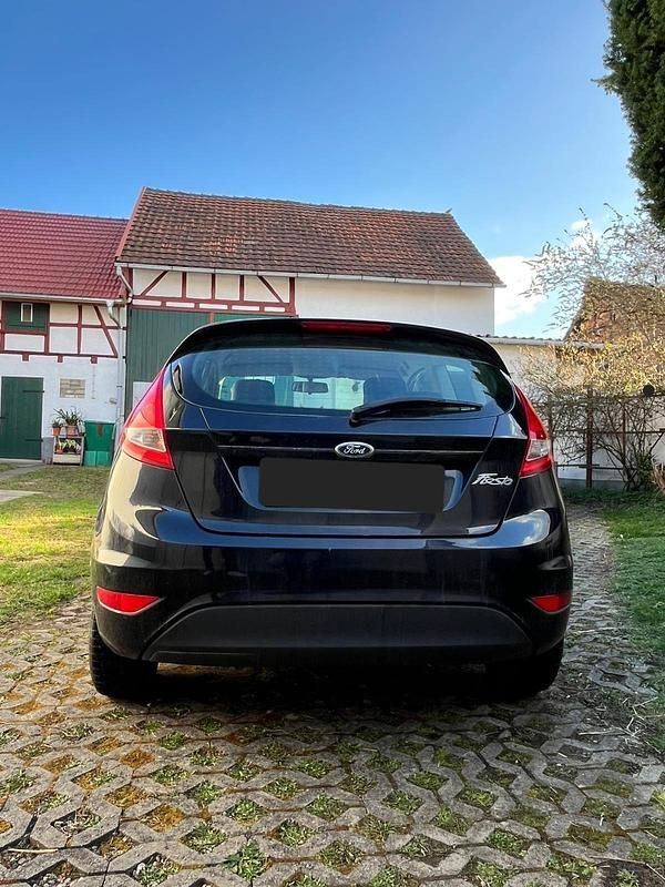 Gebraucht Ford Fiesta 82 PS (60 kW) 2011 Schwarz Kleinwagen
