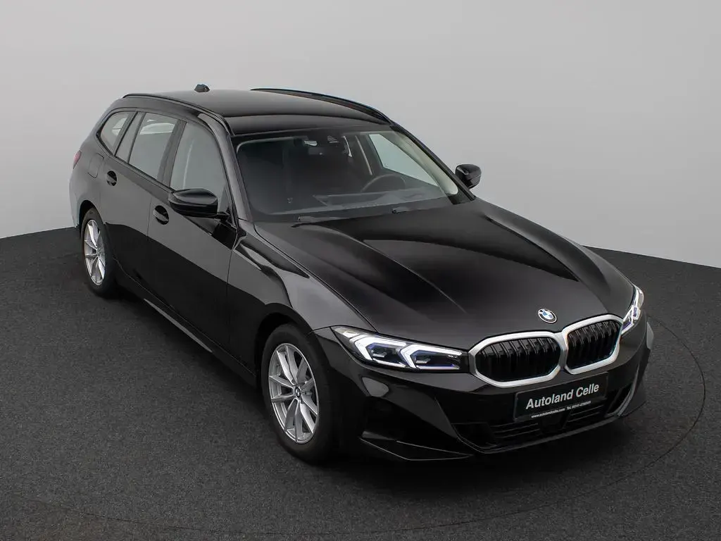 Gebraucht BMW 318 Sport Line 150 PS (110 kW) 2023 Schwarz 2668schwarz Limousine