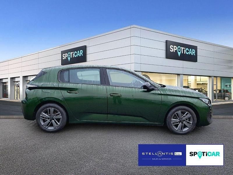 Gebraucht Peugeot 308 Active 131 PS (96 kW) 2024 Grün Limousine