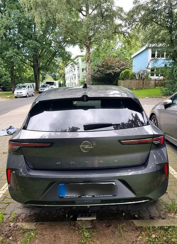 Grau Gebraucht 2023 Opel Astra Elegance Limousine | 22.299 € (Fairer Preis) - Bild 1/4