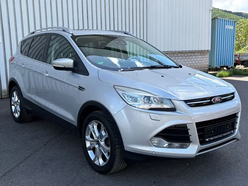 Gebraucht Ford Kuga Titanium 140 PS (102 kW) 2013 Grau SUV