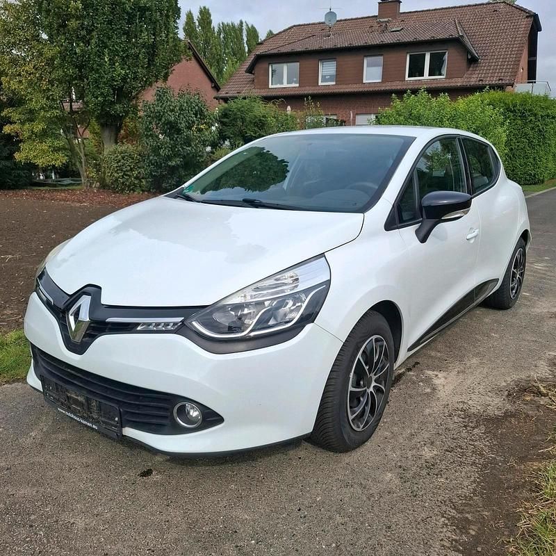 Weiß Gebraucht 2016 Renault Clio IV LIMITED Kleinwagen | 6.500 € (Guter Preis) - Bild 1/4