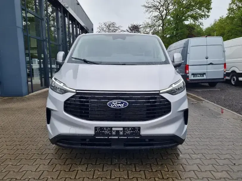 Neu Ford Tourneo Custom 170 PS (125 kW) 2026 Silber Van