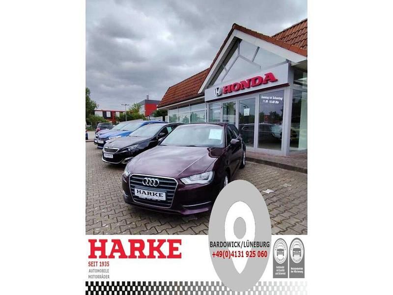 Shirazrot metallic (metallic) Gebraucht 2014 Audi A3 Ambiente Kombi | 14.950 € (Fairer Preis) - Bild 1/4