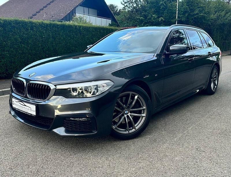 Grau Gebraucht 2018 BMW 520 M Sport Kombi | 28.870 € (Etwas zu teuer) - Bild 1/4