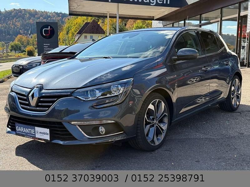 Grau Gebraucht 2016 Renault Mégane IV Bose Edition Limousine | 11.499 € (Fairer Preis) - Bild 1/4