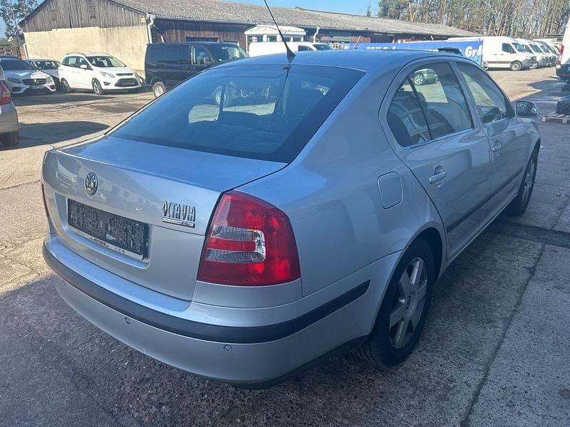 Gebraucht Skoda Octavia Elegance 116 PS (85 kW) 2008 Silber Limousine