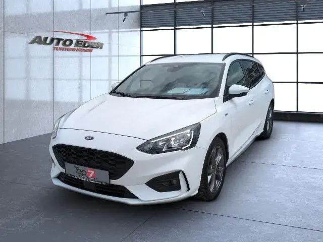 Usado Ford Focus ST-Line 280 CV (205 kW) 2022 Blanco Familiar