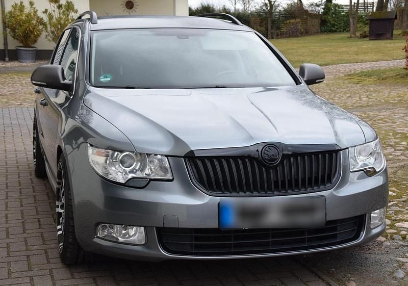Second-hand Skoda Superb 170 CP (125 kW) 2012 Gri Break