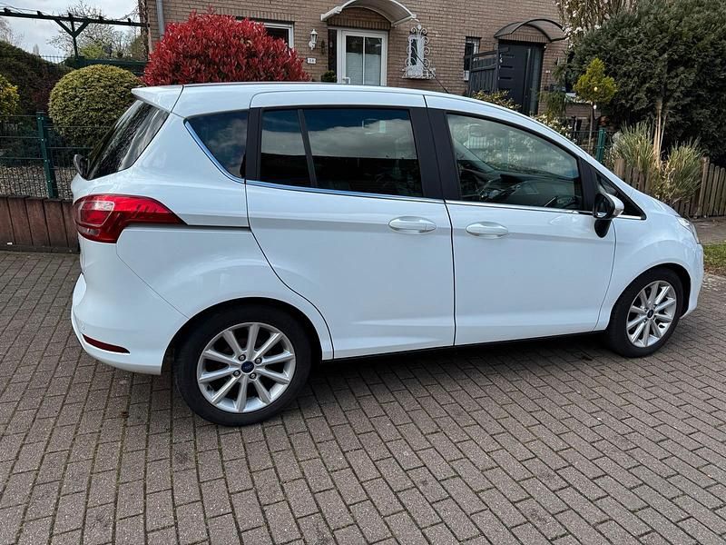 Occasion Ford B-MAX Titanium 101 ch (74 kW) 2018 Blanc Monospace