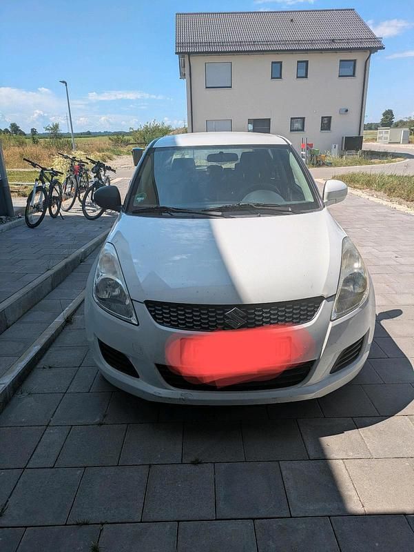 Weiß Gebraucht 2012 Suzuki Swift Kleinwagen | 4.450 € (Guter Preis) - Bild 1/4