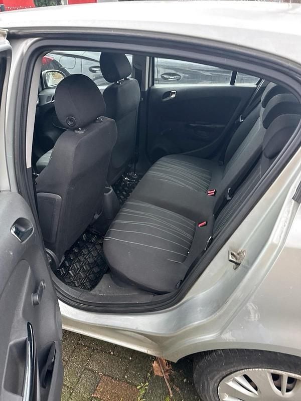 Gebraucht Opel Corsa 80 PS (58 kW) 2007 Silber Kleinwagen