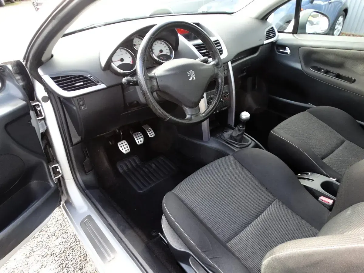 Gebraucht Peugeot 207 CC Filou 120 PS (88 kW) 2007 Silber Cabrio
