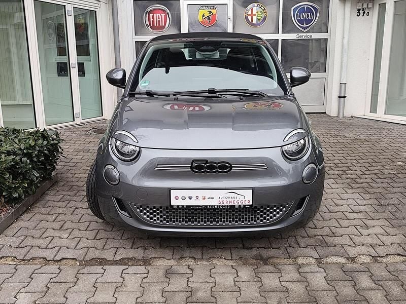 Gebraucht Fiat 500e Icon 86 kW (118 PS) 2022 Grau (mineral grau) Cabrio
