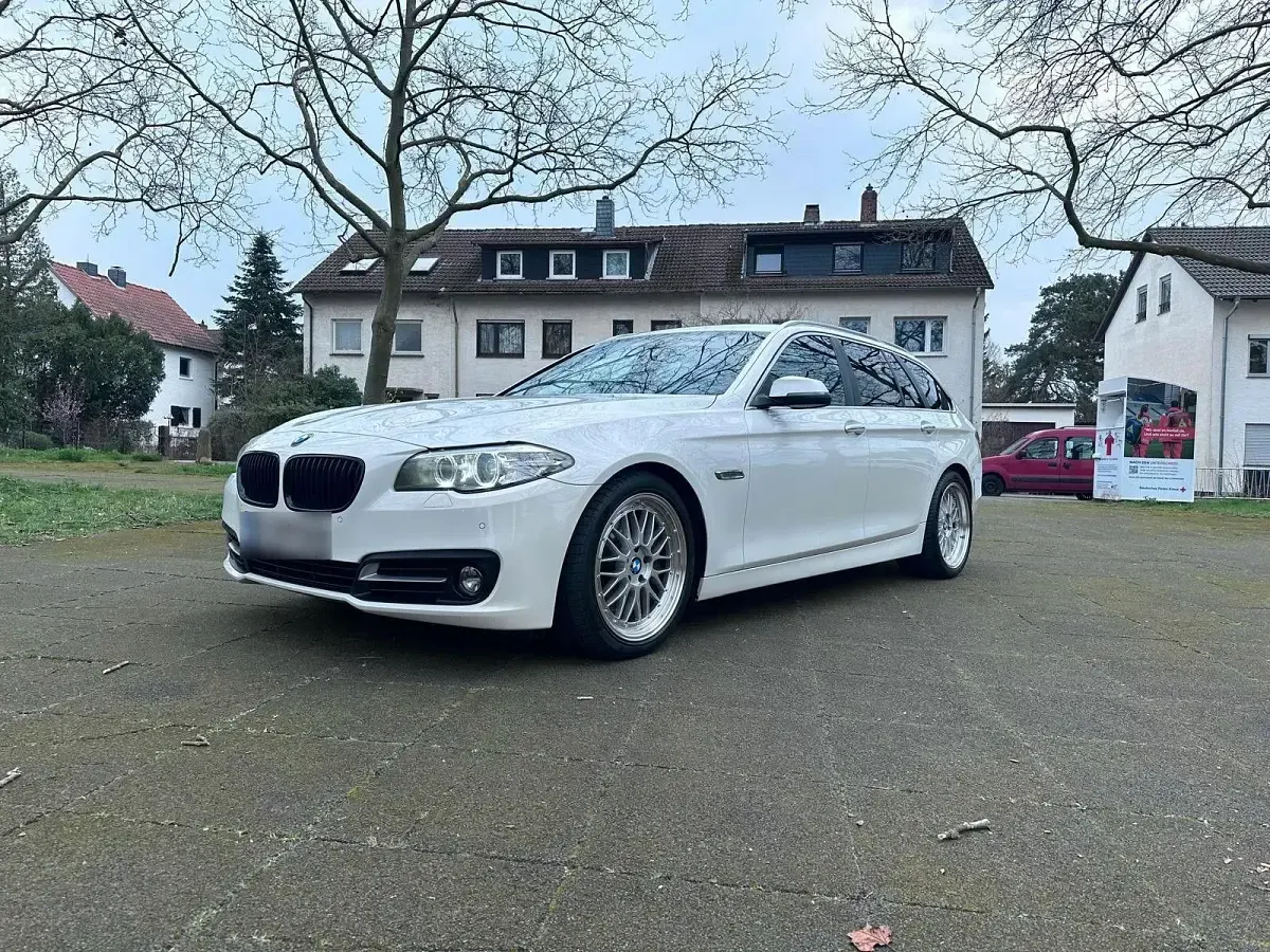 Gebraucht BMW 525 Sport Line 218 PS (160 kW) 2014 Weiß Kombi