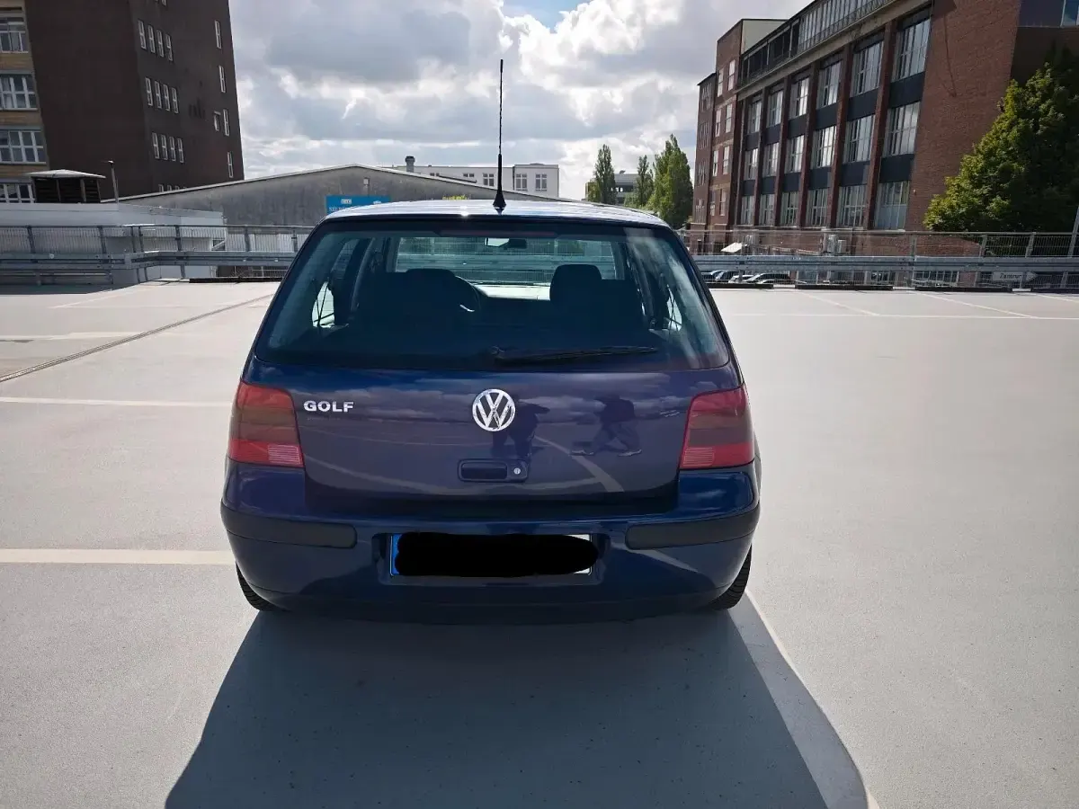 Gebraucht VW Golf IV 75 PS (55 kW) 2000 Blau Kleinwagen