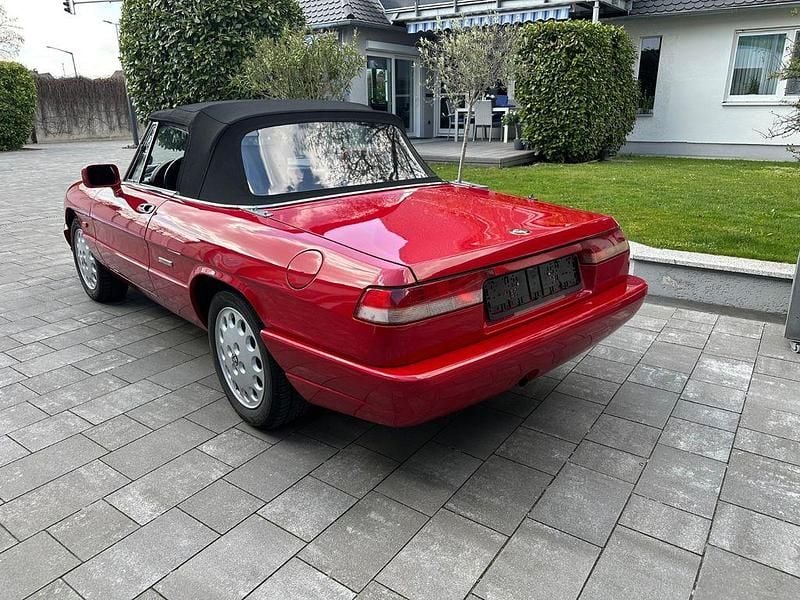 Gebraucht Alfa Romeo Spider 126 PS (92 kW) 1990 Rot Cabrio