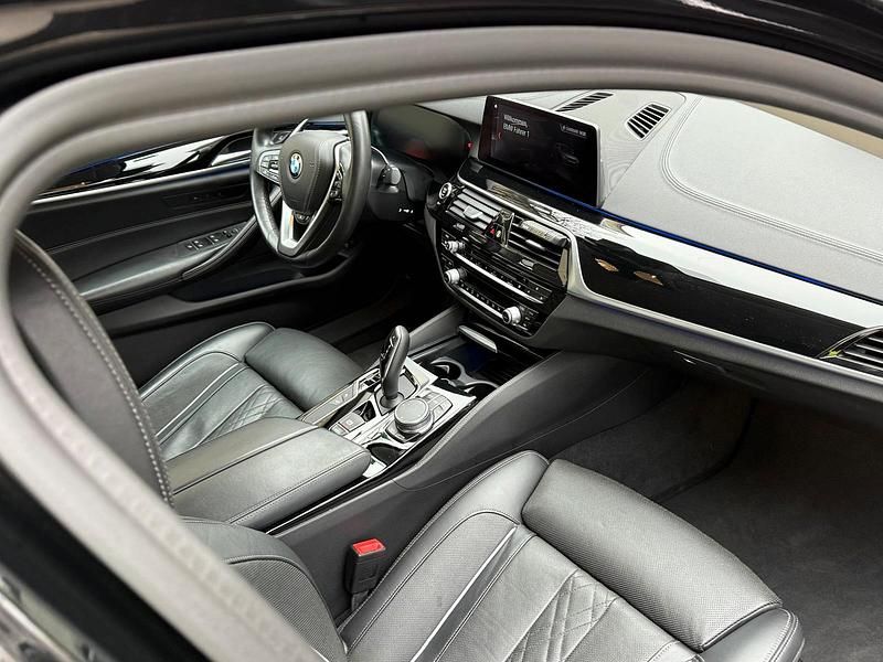 Gebraucht BMW 520 Luxury Line 190 PS (139 kW) 2019 Schwarz Limousine