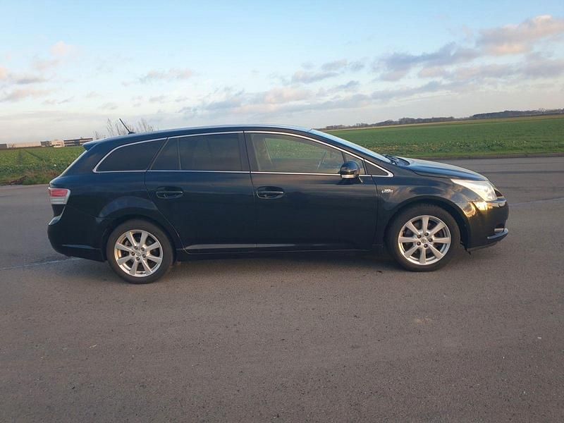 Gebraucht Toyota Avensis 150 PS (110 kW) 2009 Schwarz Kombi