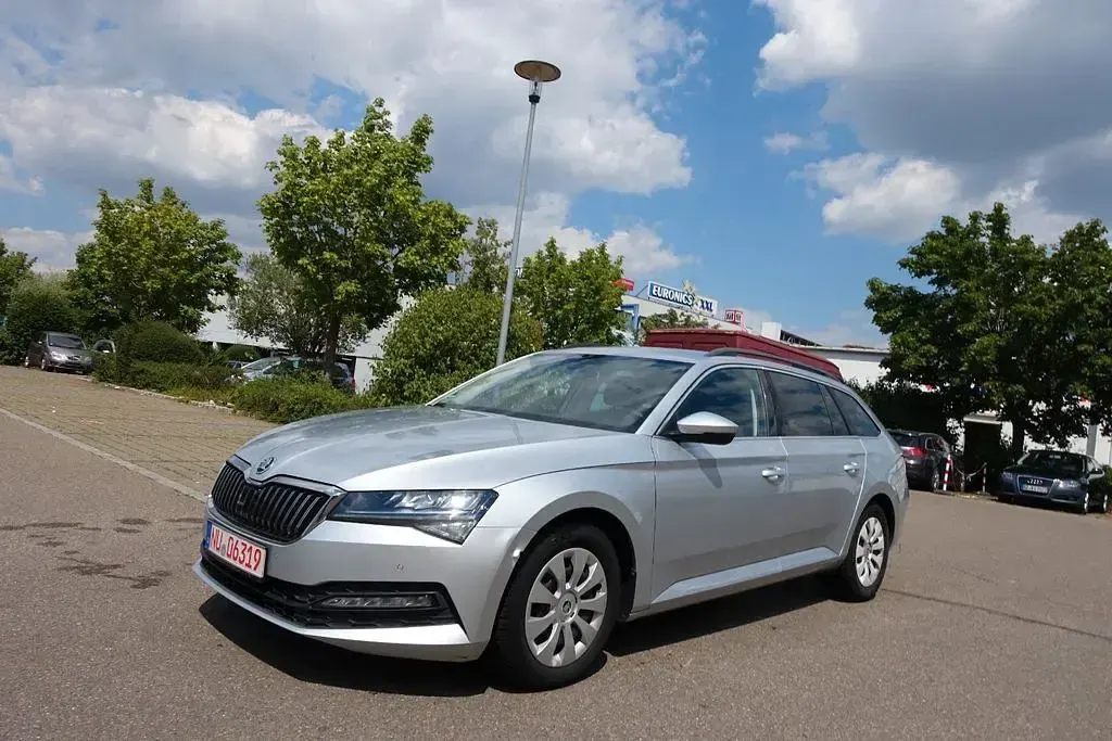 Gebraucht Skoda Superb Ambition 150 PS (110 kW) 2020 Silber Kombi