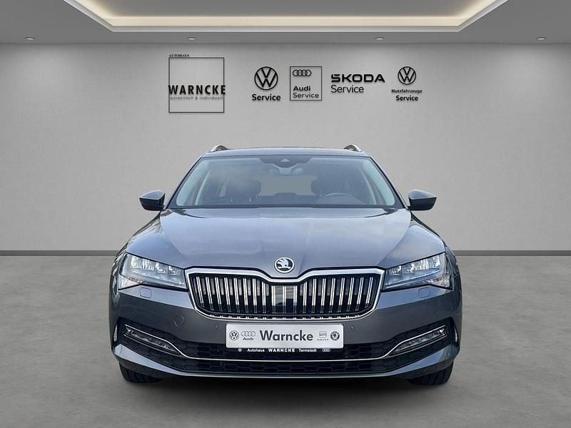 Gebraucht Skoda Superb Style 150 PS (110 kW) 2022 Grau Kombi
