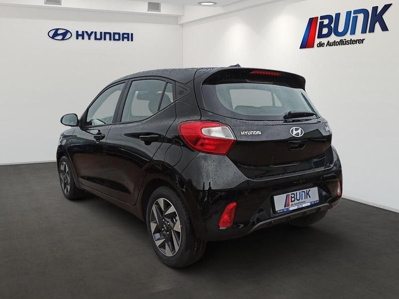 Gebraucht Hyundai i10 Trend 63 PS (46 kW) 2025 Phantom black Kleinwagen